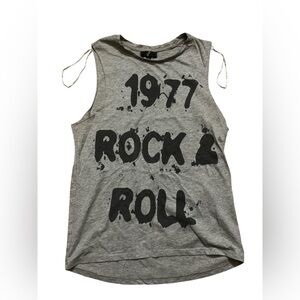 2 for $25 Women’s grey black print tank top size medium M